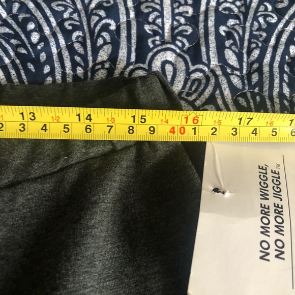 Women with Control grey jogger with black stripes - Picture 9 of 11